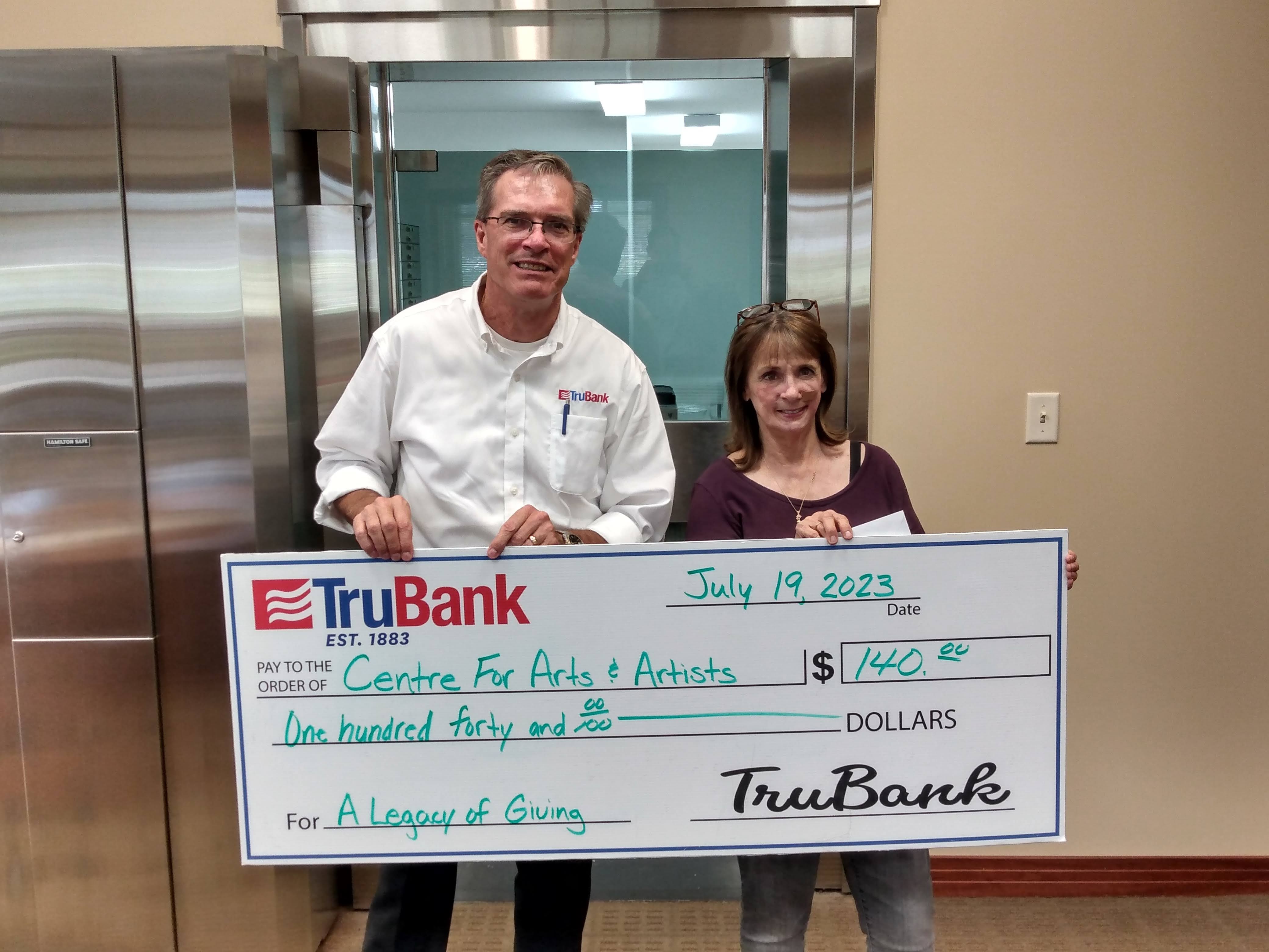 TruBank donates to the Centre for Arts & Artists