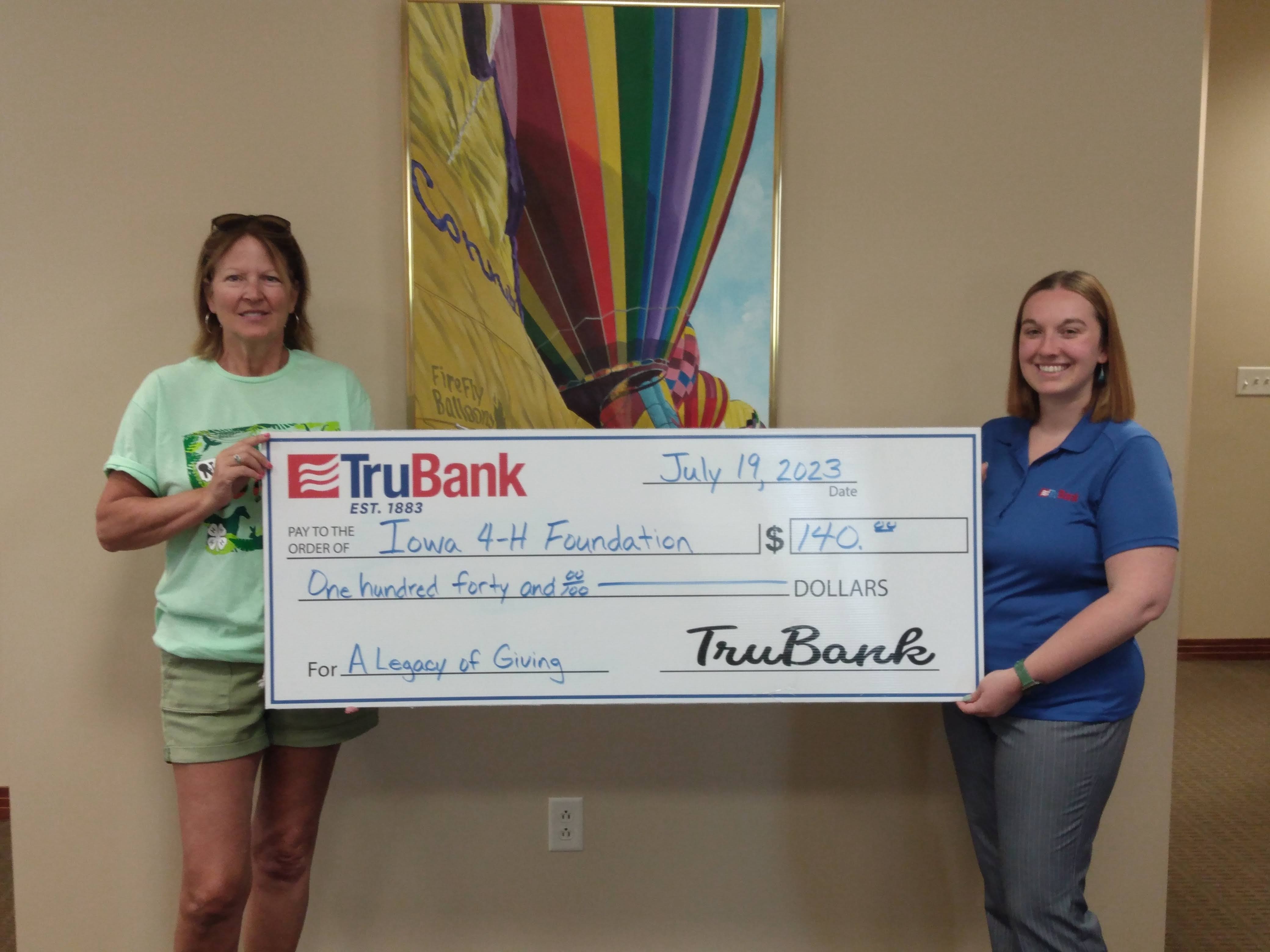 Natalie Farver donates to Iowa 4-H Foundation